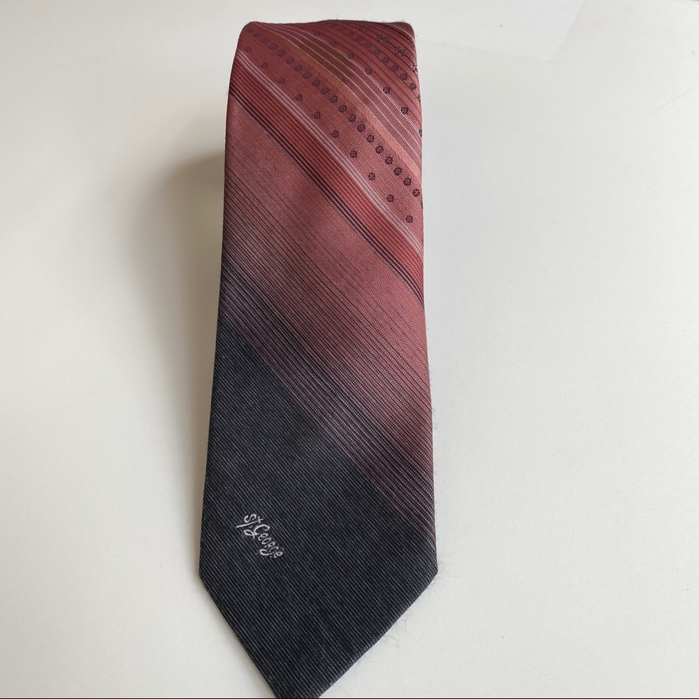 Allyn St. George Tie‎